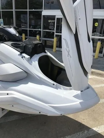 Slide: The Image of Yamaha FX Cruiser SVHO 2025 - 19