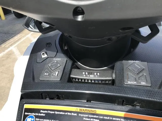 Slide: The Image of Yamaha FX Cruiser SVHO 2025 - 13