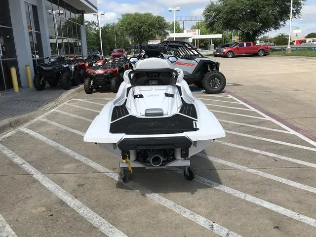 Slide: The Image of Yamaha FX Cruiser SVHO 2025 - 5