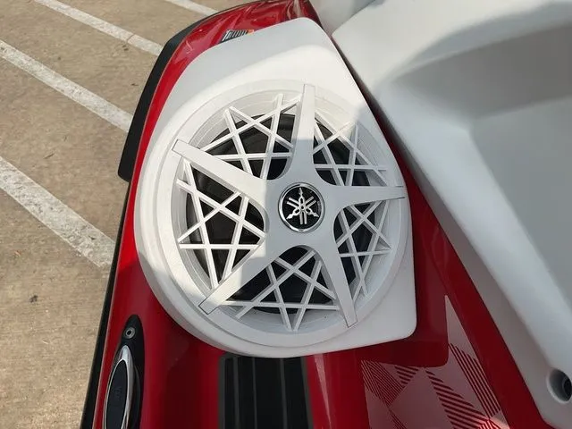 Slide: The Image of Yamaha VX Limited 2025 - 18