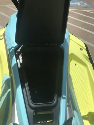 Slide: The Image of Yamaha JetBlaster PRO 2-Up 2025 - 11