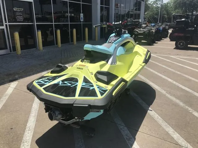 Slide: The Image of Yamaha JetBlaster PRO 2-Up 2025 - 5