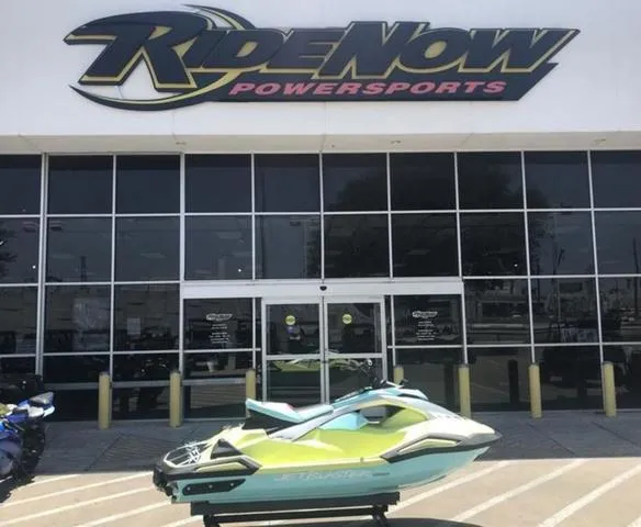 The Image of Yamaha JetBlaster PRO 2-Up 2025 - 1