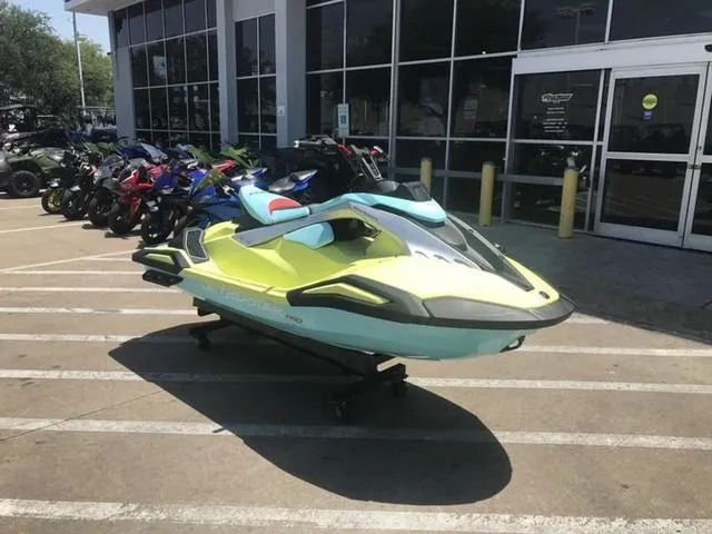 Slide: The Image of Yamaha JetBlaster PRO 2-Up 2025 - 3