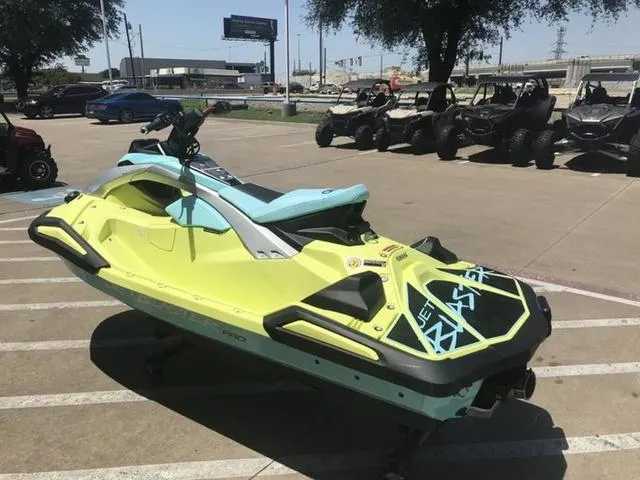 Slide: The Image of Yamaha JetBlaster PRO 2-Up 2025 - 7