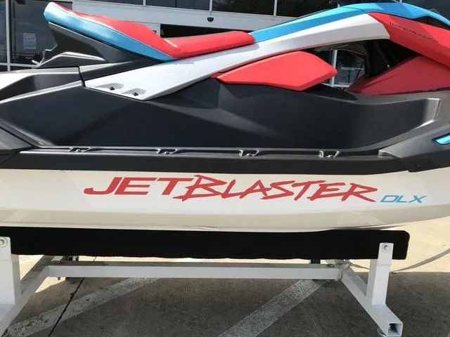 Slide: The Image of Yamaha JetBlaster DLX 3-Up 2025 - 12