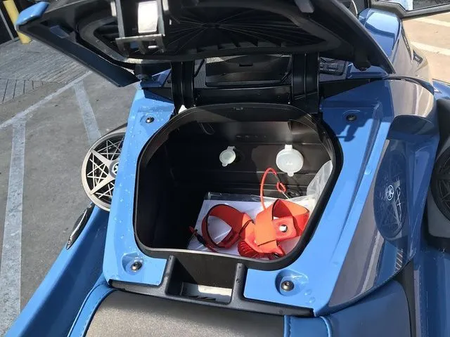 Slide: The Image of Yamaha VX1900B-BA 2025 - 12