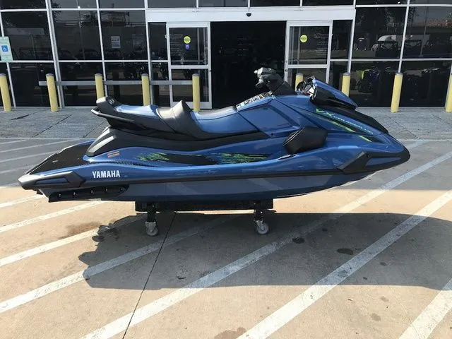 Slide: The Image of Yamaha VX Cruiser HO 2025 - 3