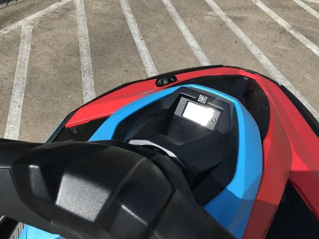 Slide: The Image of Yamaha JetBlaster DLX 2-Up 2025 - 11