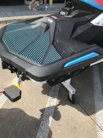 Slide: The Image of Yamaha JetBlaster DLX 2-Up 2025 - 14