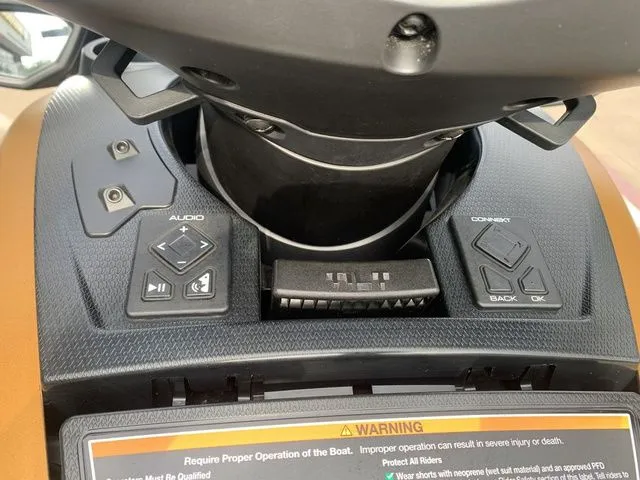 Slide: The Image of Yamaha FX Cruiser HO 2025 - 17