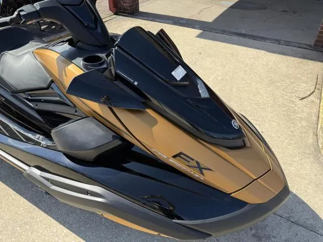 Slide: The Image of Yamaha FX Cruiser HO 2025 - 4