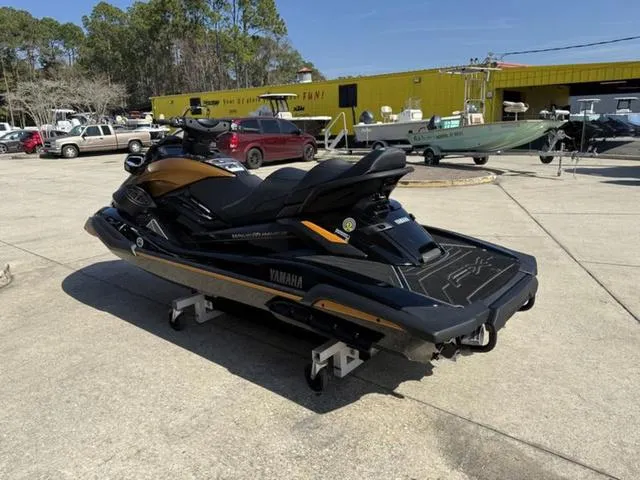 Slide: The Image of Yamaha FX Cruiser HO 2025 - 7