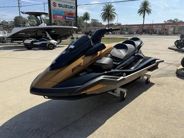 Slide: The Image of Yamaha FX Cruiser HO 2025 - 8