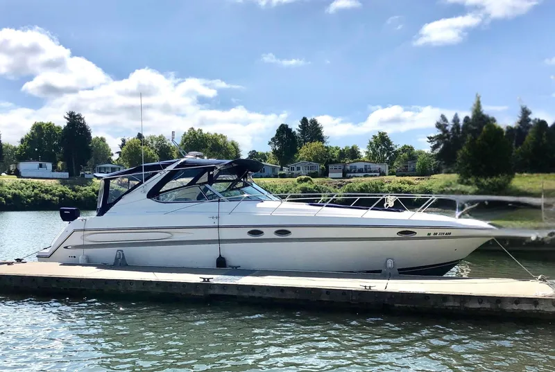 The Image of Maxum 4100 SUN BRIDGE SCR 1998 - undefined