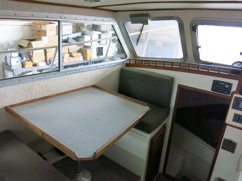 Slide: The Image of Osprey 26 - Settee/Dinette - 5