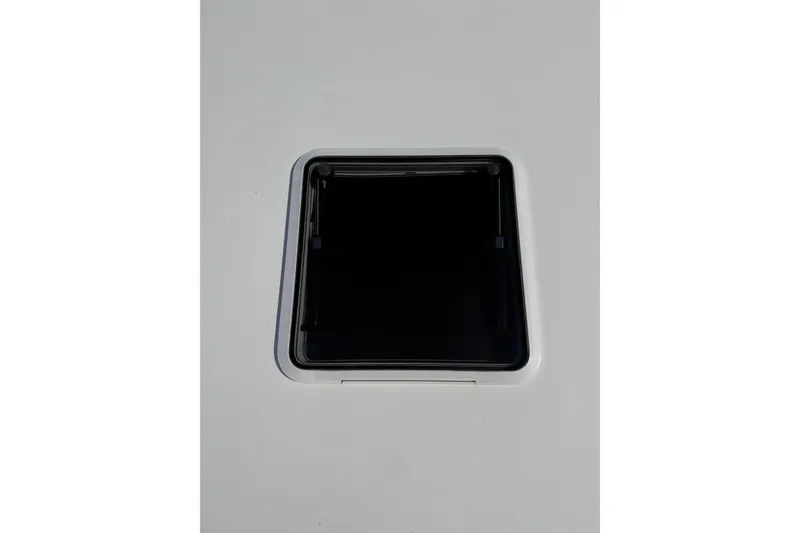 Slide: The Image of Hatch window on 1998 Sea Ray 280 Sun Sport boat. - 15