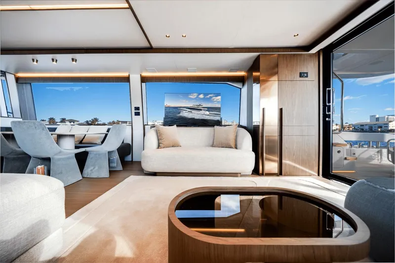 Slide: The Image of Azimut Fly 72 2026 - 46