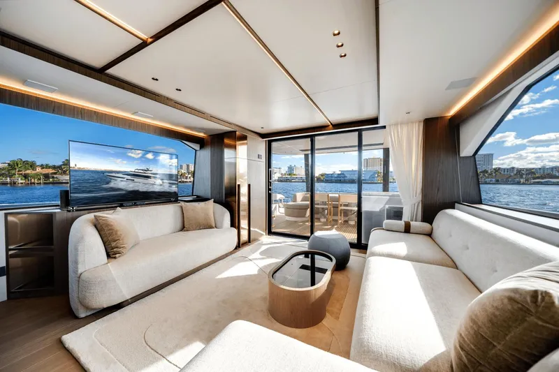 Slide: The Image of Azimut Fly 72 2026 - 47