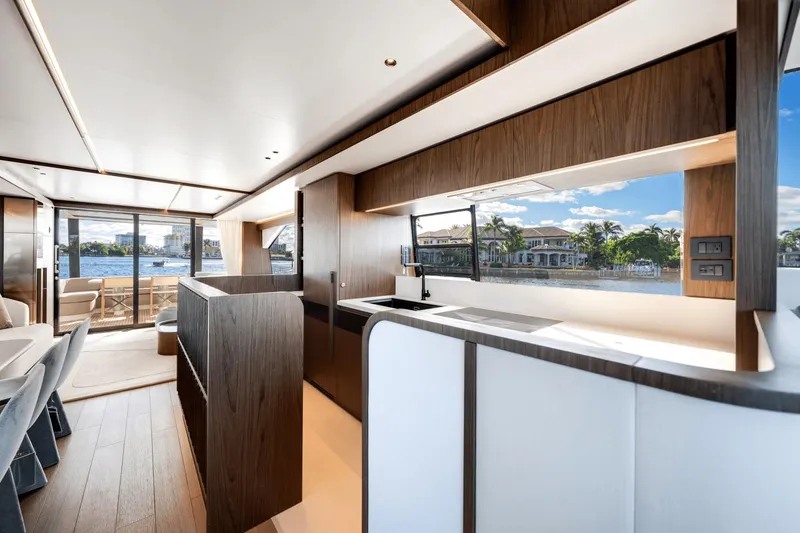 Slide: The Image of Azimut Fly 72 2026 - 50