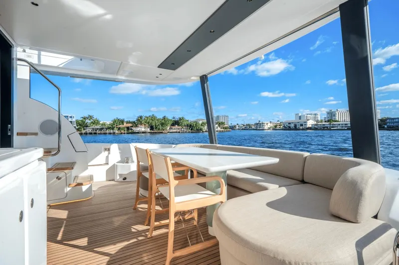 Slide: The Image of Azimut Fly 72 2026 - 64