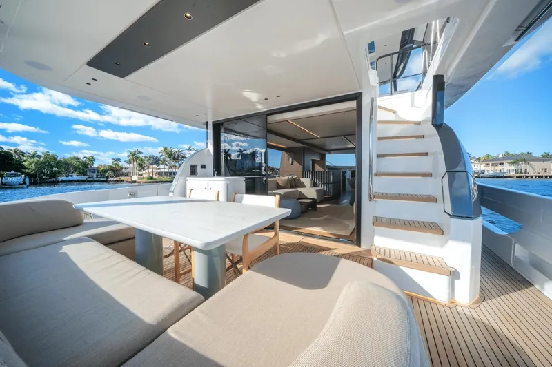 Slide: The Image of Azimut Fly 72 2026 - 65