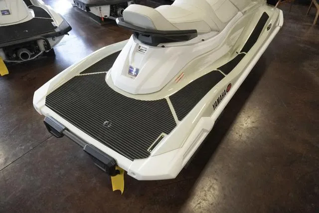 Slide: The Image of Yamaha VX Cruiser HO 2025 - 3