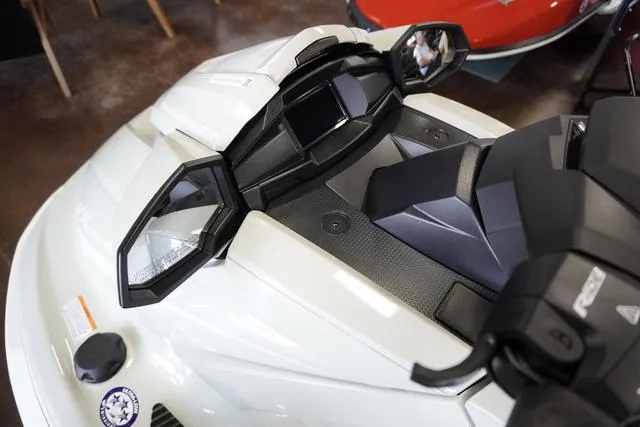 Slide: The Image of Yamaha VX Cruiser HO 2025 - 5