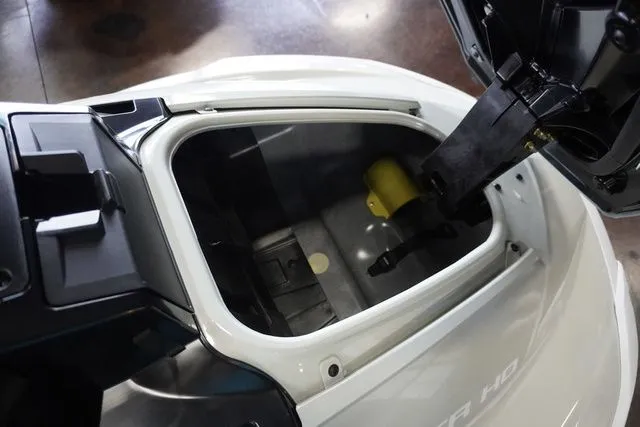 Slide: The Image of Yamaha VX Cruiser HO 2025 - 8