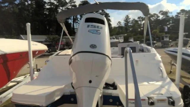 Slide: The Image of Hurricane SunDeck Sport 205 OB 2021 - 6
