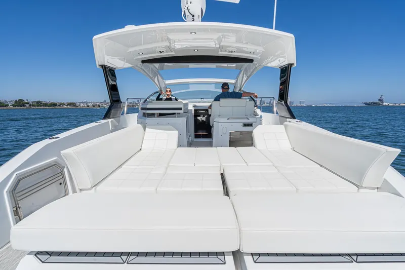 Slide: The Image of Cruisers 390 Express Coupe 2021 - 60