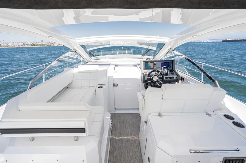 Slide: The Image of Cruisers 390 Express Coupe 2021 - 62