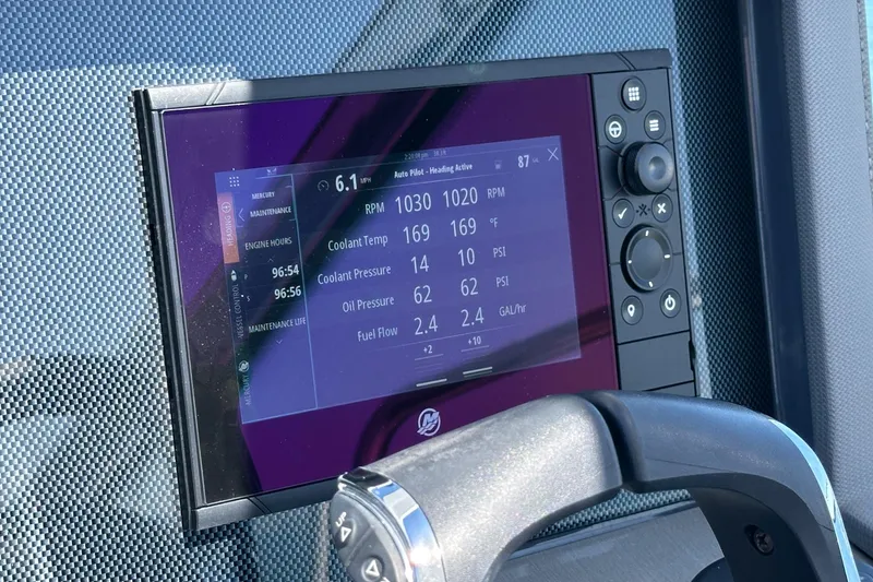 Slide: The Image of Cruisers 390 Express Coupe 2021 - 70