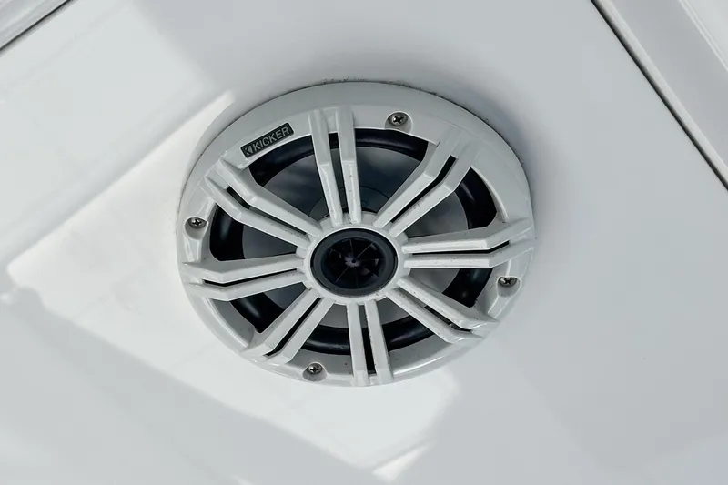 Slide: The Image of Cruisers 390 Express Coupe 2021 - 74