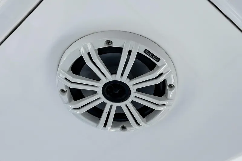 Slide: The Image of Cruisers 390 Express Coupe 2021 - 75