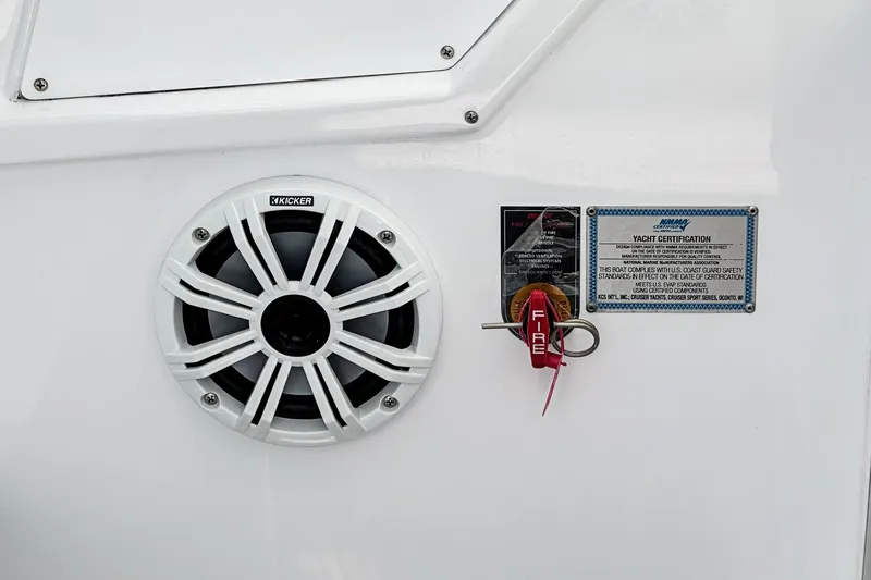 Slide: The Image of Cruisers 390 Express Coupe 2021 - 76