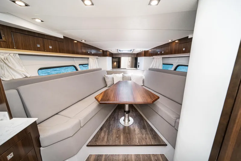 Slide: The Image of Cruisers 390 Express Coupe 2021 - 78