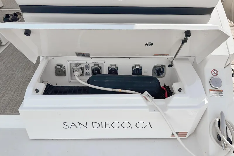 Slide: The Image of Cruisers 390 Express Coupe 2021 - 94