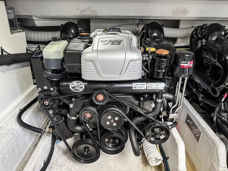 Slide: The Image of Cruisers 390 Express Coupe 2021 - 97