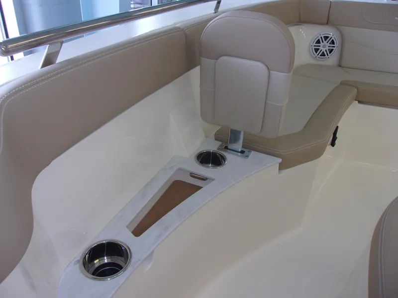 Slide: The Image of Scout XSF 240 2025 - 11