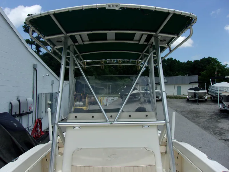 Slide: The Image of Scout 202 Sportfish 2000 - 10