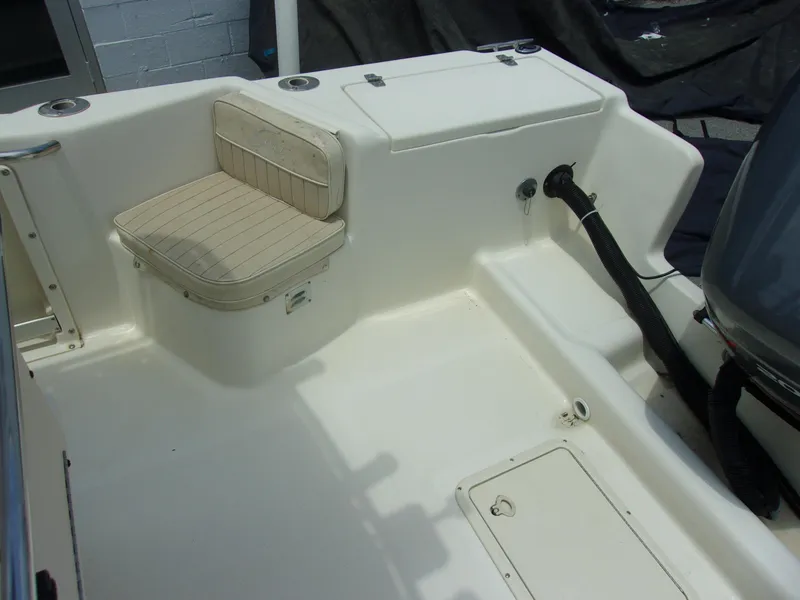 Slide: The Image of Scout 202 Sportfish 2000 - 12