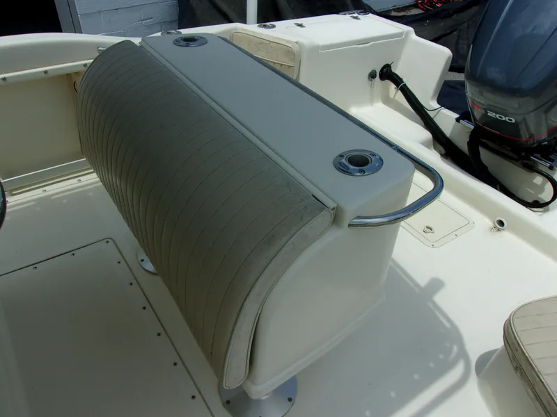 Slide: The Image of Scout 202 Sportfish 2000 - 6