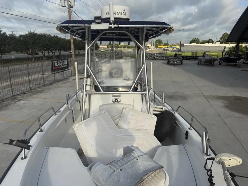 Slide: The Image of Boston Whaler 220 Dauntless 2007 - 2