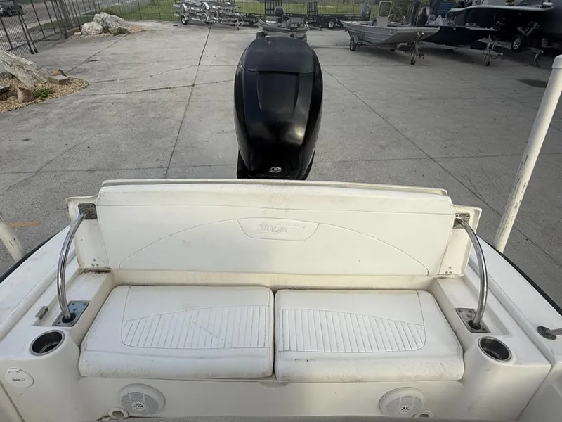 Slide: The Image of Boston Whaler 220 Dauntless 2007 - 6