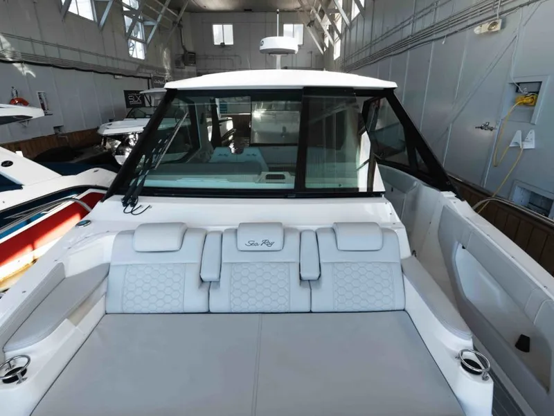 Slide: The Image of Sea Ray Sundancer 320 2023 - 24