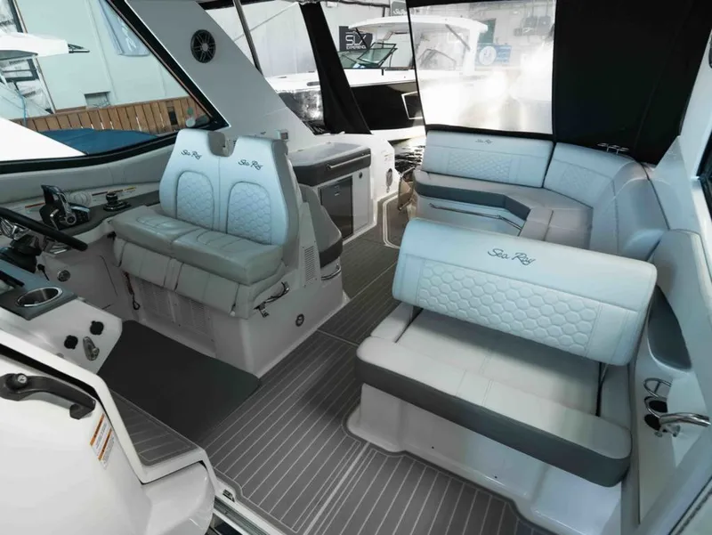 Slide: The Image of Sea Ray Sundancer 320 2023 - 25