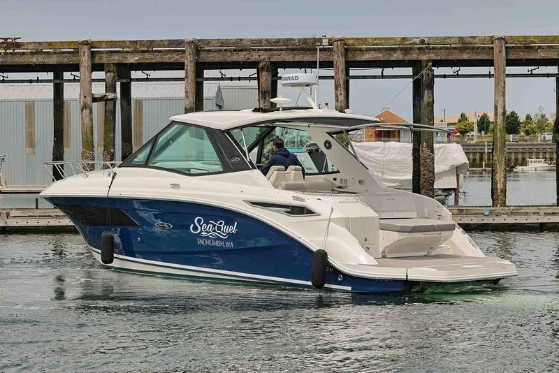 Slide: The Image of Sea Ray Sundancer 320 2023 - 3