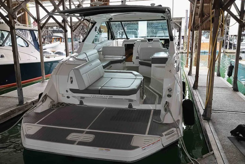 Slide: The Image of Sea Ray Sundancer 320 2023 - 6