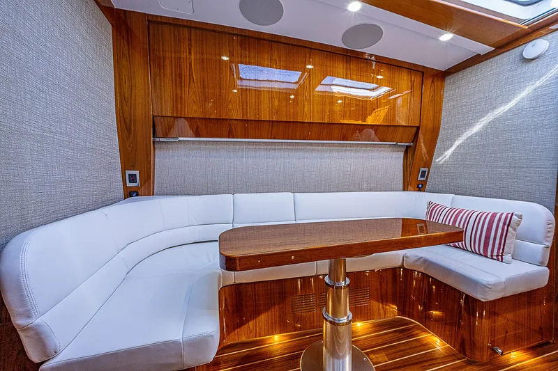 Slide: The Image of HCB 65 Estrella 2024 - 11